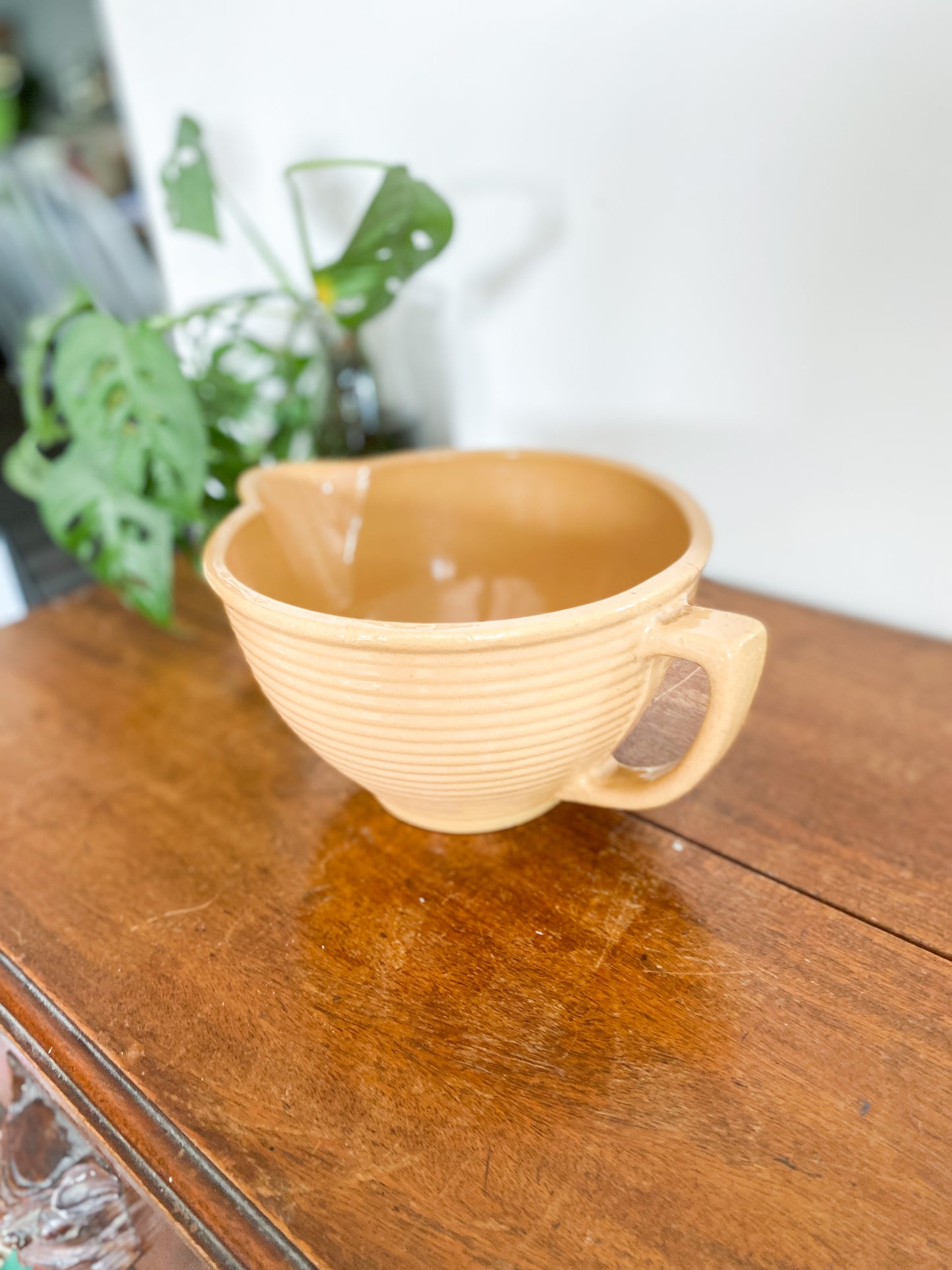 Beehive Pitcher Bowl