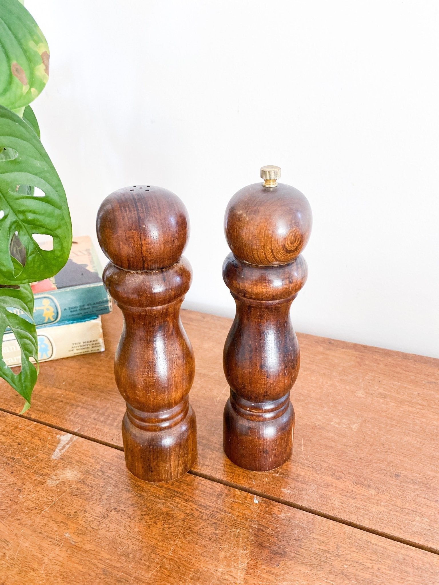 Restaurant Style Wooden Salt Shaker & Pepper Grinder - Perth Market