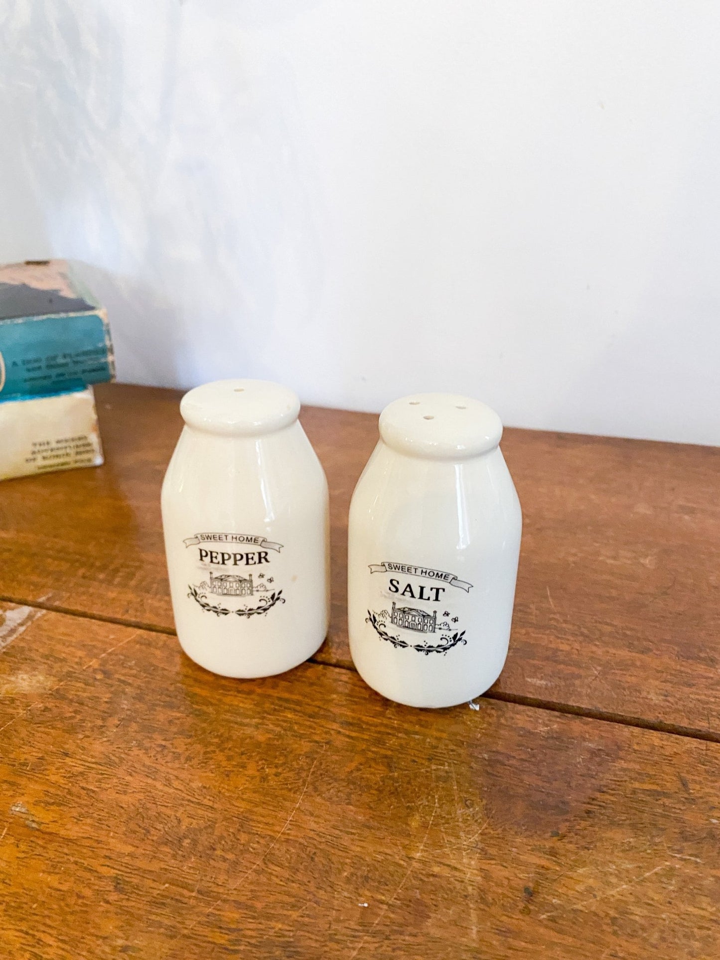 Vintage Style Farmhouse Salt and Pepper Shakers - Perth Market