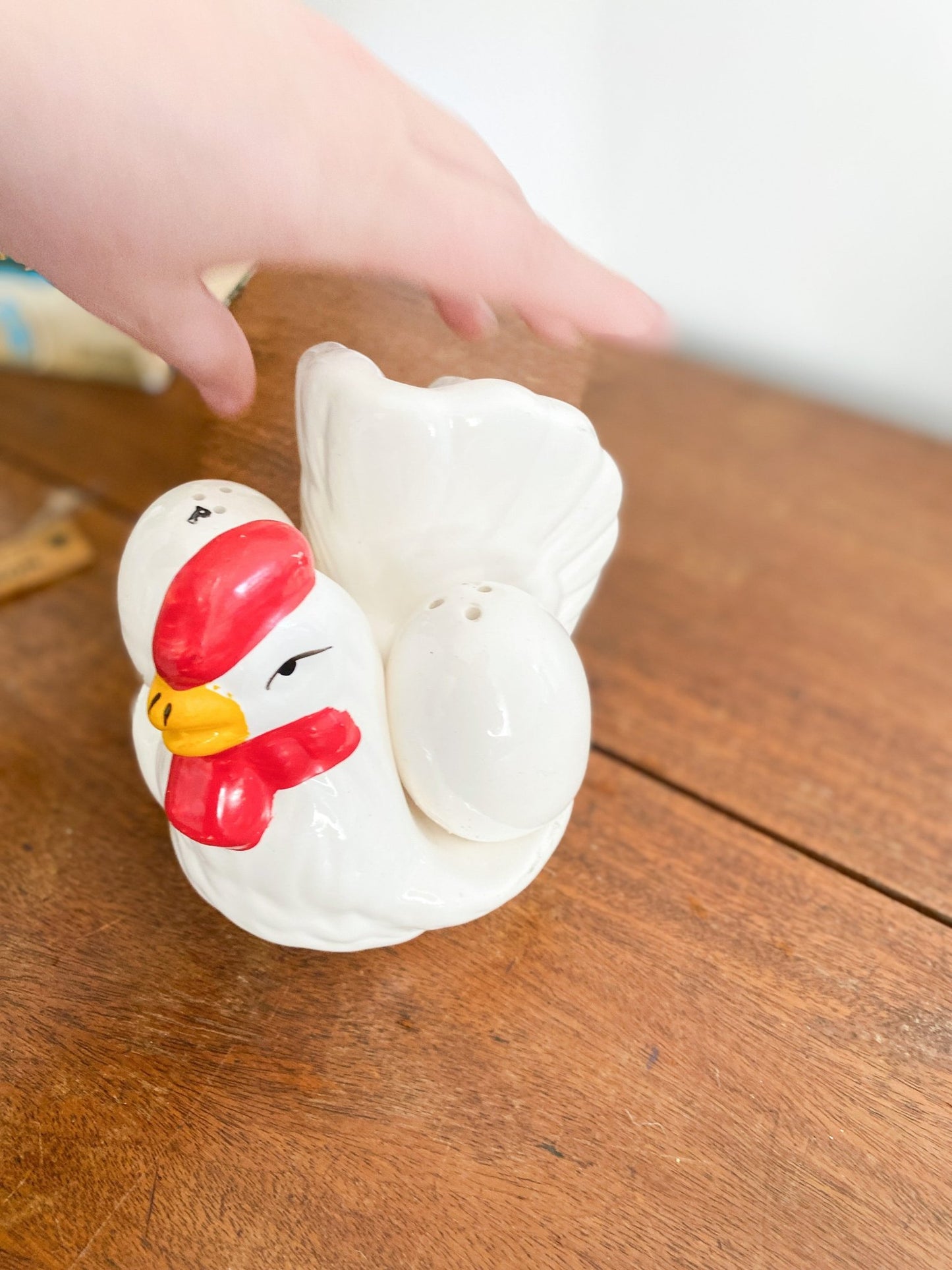 Vintage White Hen Napkin + Salt & Pepper Holder - Perth Market