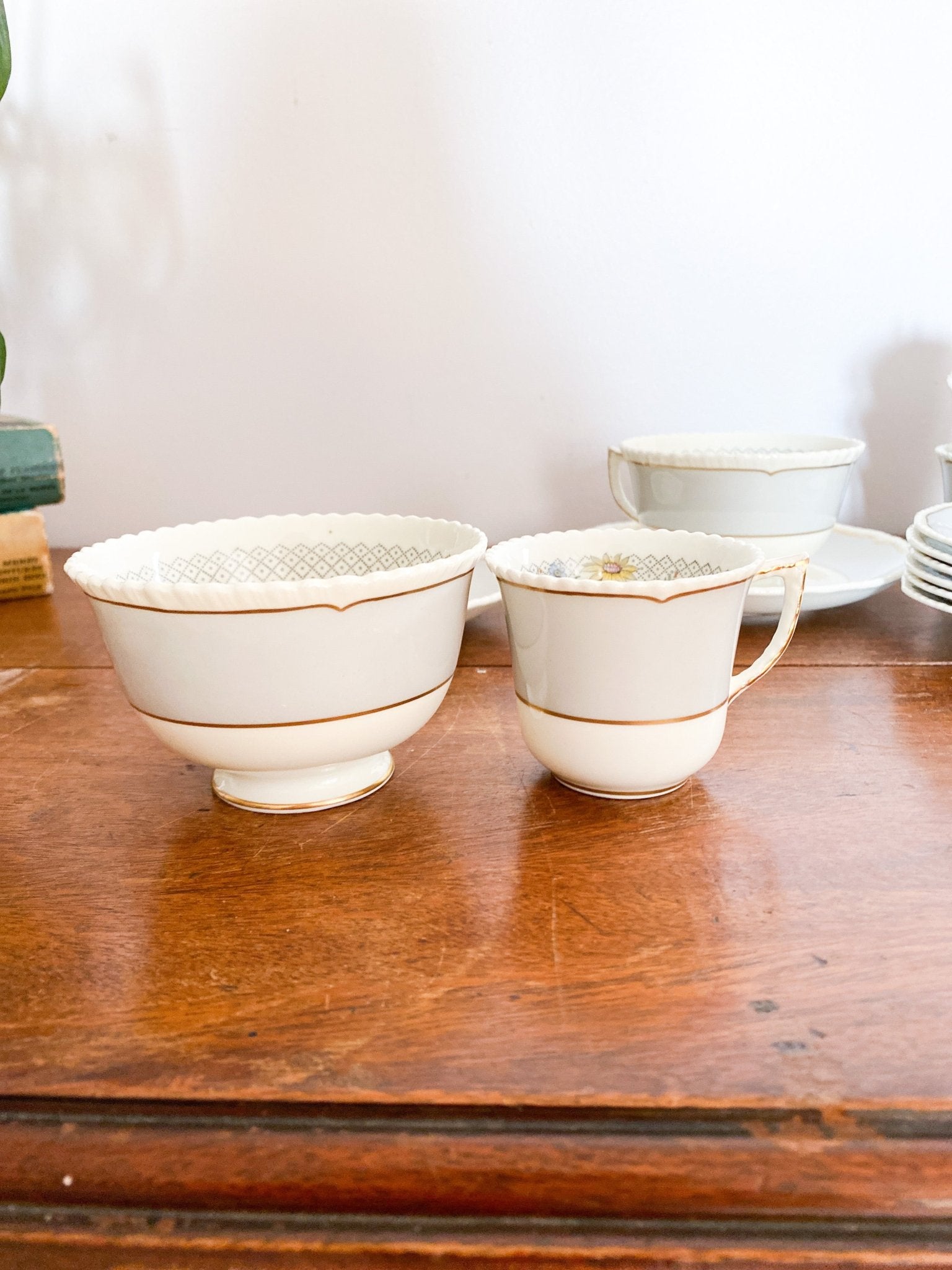 Royal Doulton, ‘Lovelace’ Antique Demitasse Tea Cup Set - Perth Market