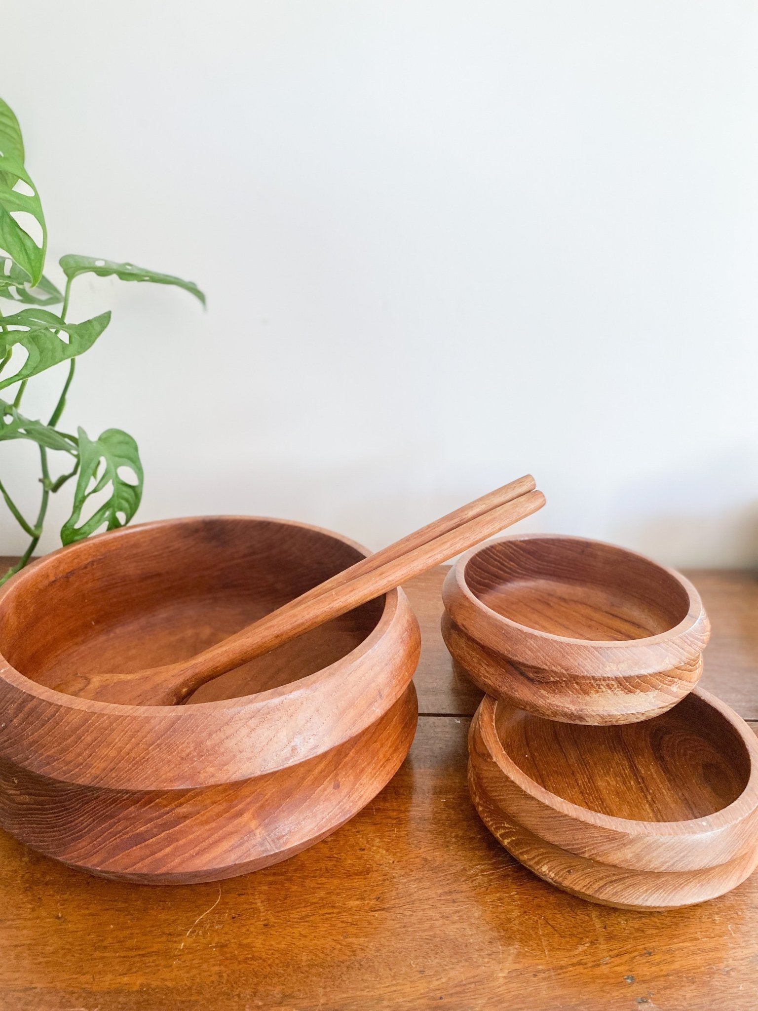 Set of Wooden Salad Bowls with Utensils - Perth Market