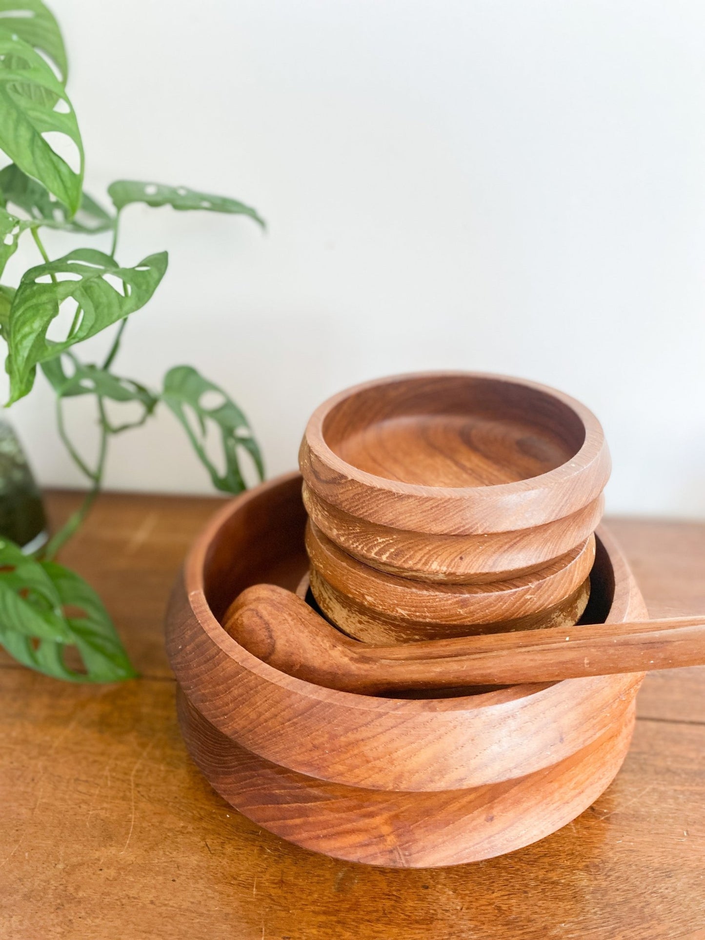 Set of Wooden Salad Bowls with Utensils - Perth Market