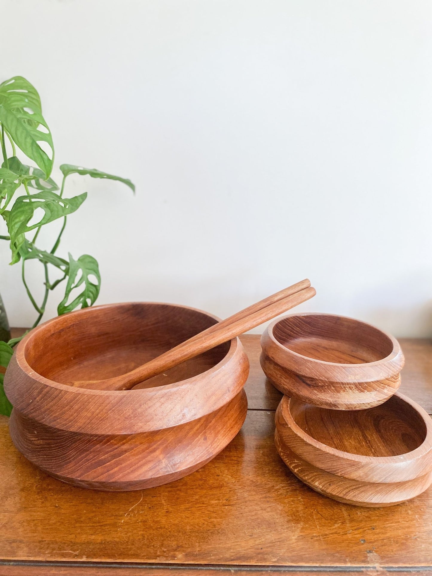 Set of Wooden Salad Bowls with Utensils - Perth Market