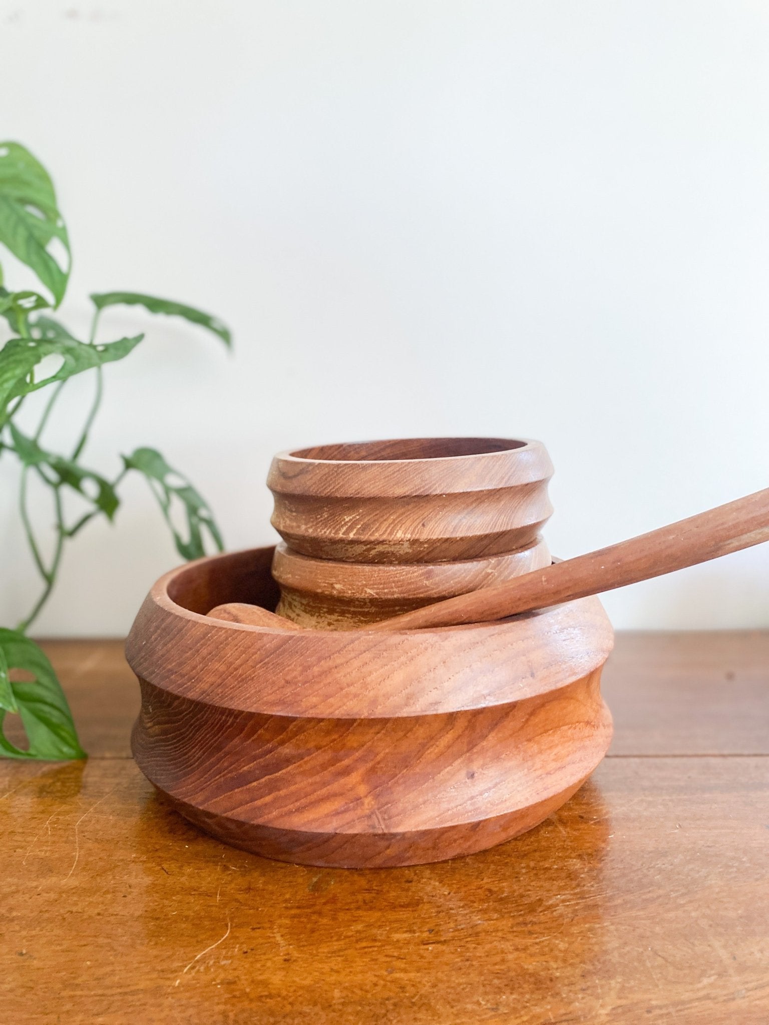 Set of Wooden Salad Bowls with Utensils - Perth Market