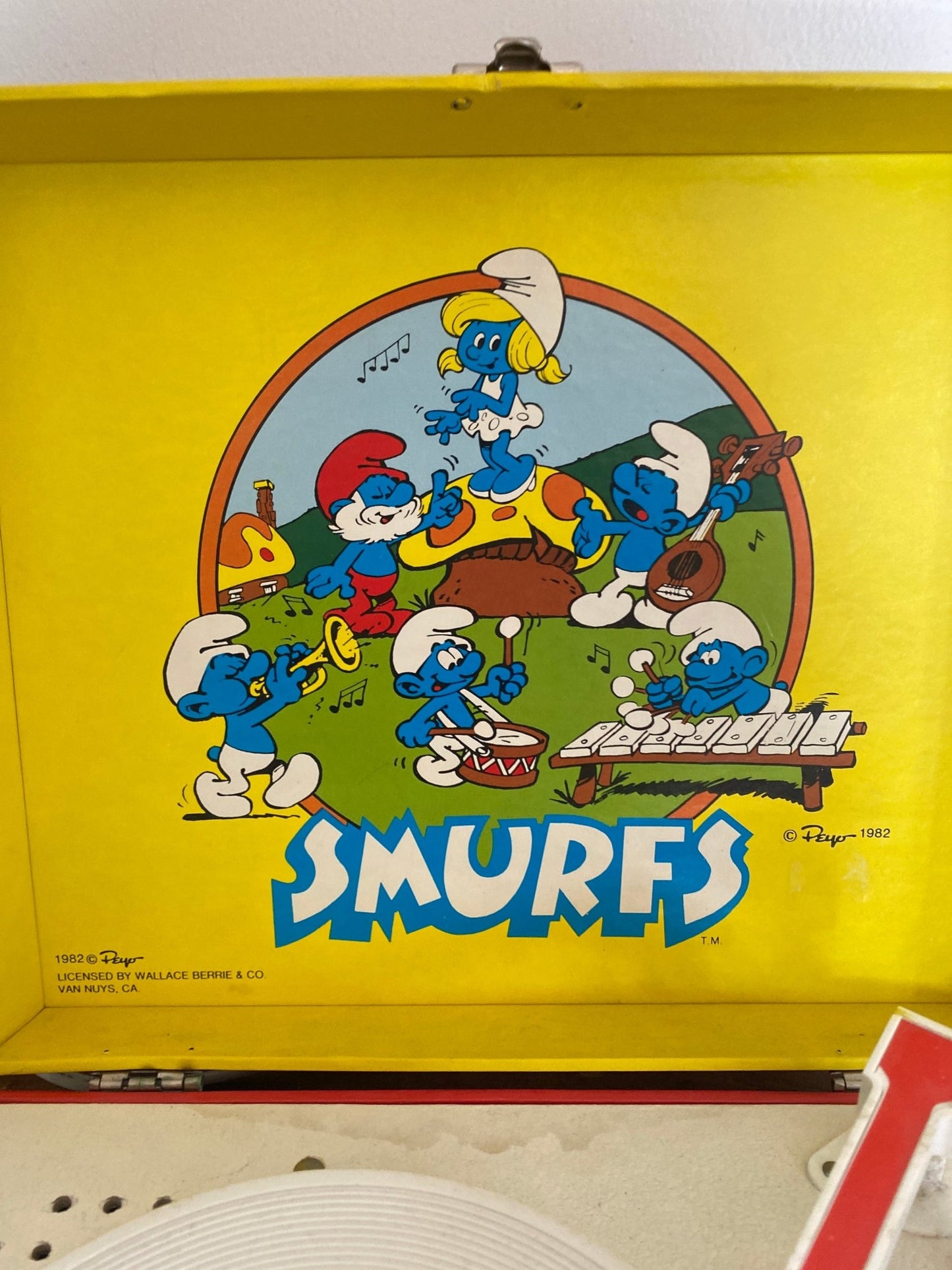 Smurf Record Player - 1982 - Perth Market