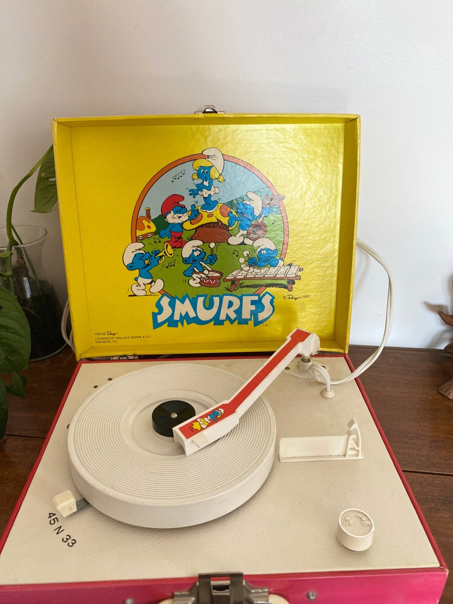 Smurf Record Player - 1982 - Perth Market