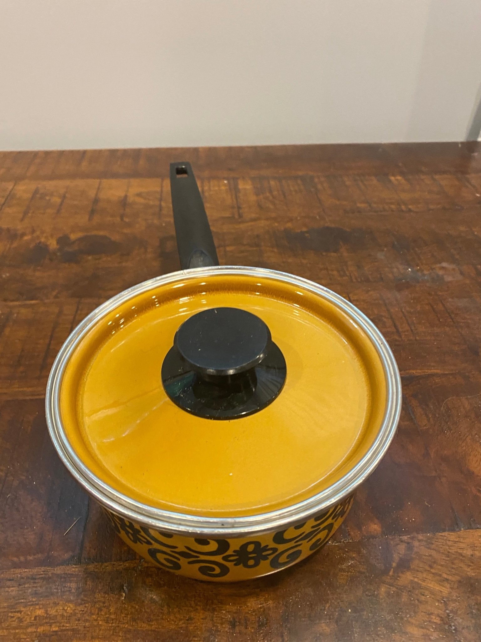 Vintage 1970s Enamel Pot & Lid - Mustard with Scandinavian Design - Perth Market