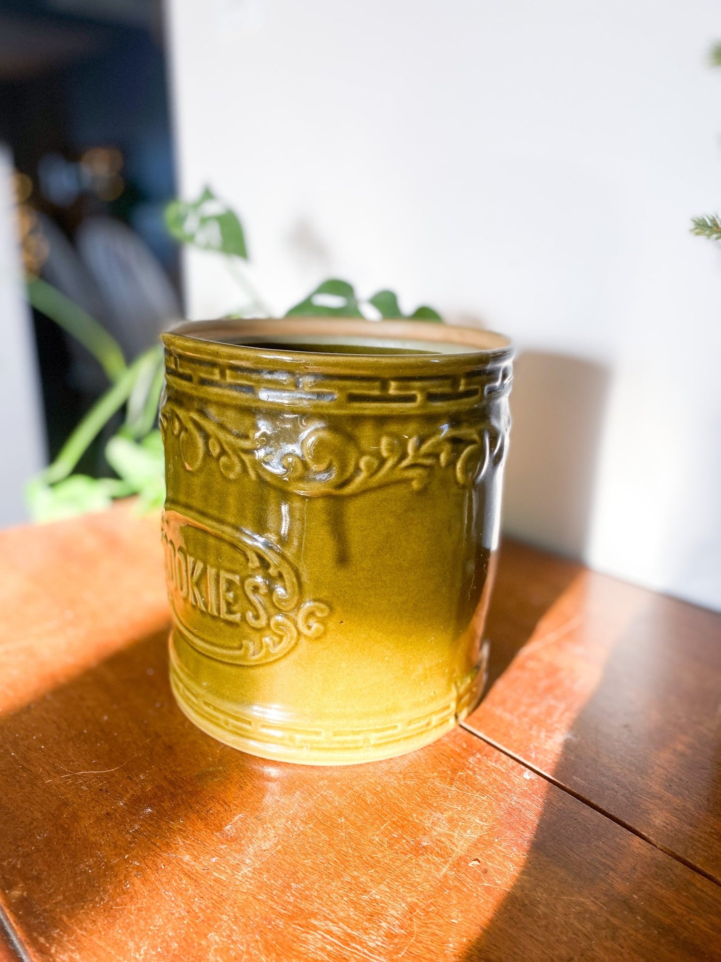 Vintage Manmouth Cookie Jar - Missing Lid - Perth Market